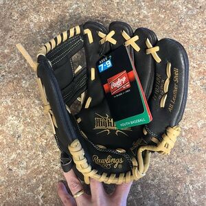*NWT* Rawlings Youth Baseball Glove - All Leather Highlight Series, Age 7-9